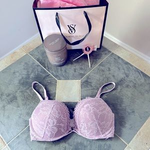 NWOT Victoria’s Secret Lavender Lace Plunge Bombshell Size 32D